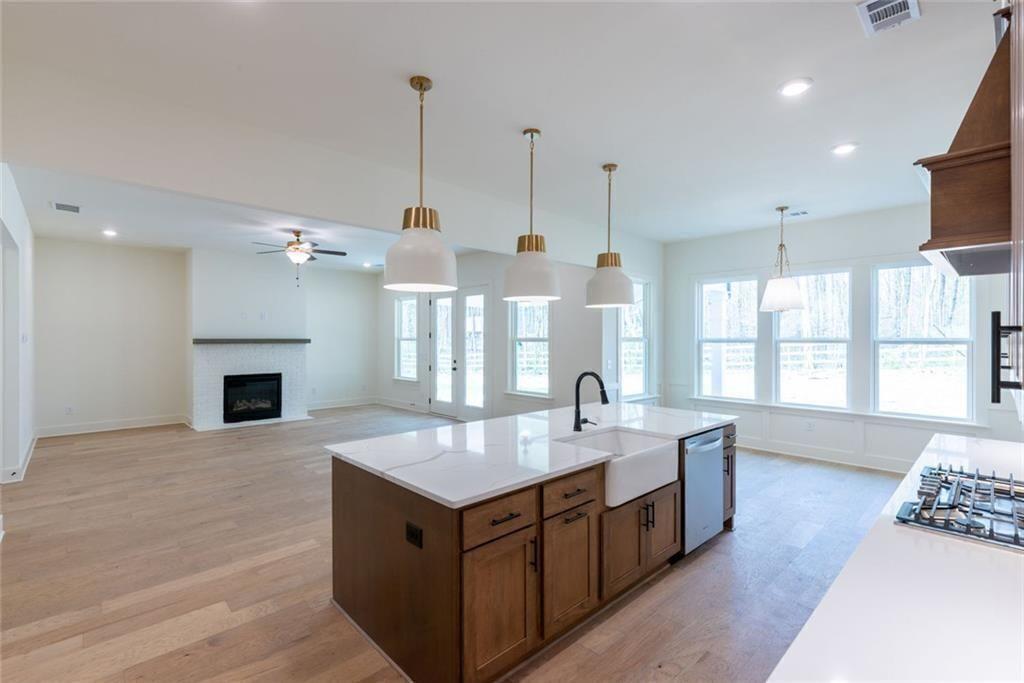 8290 Creekside Overlook Drive