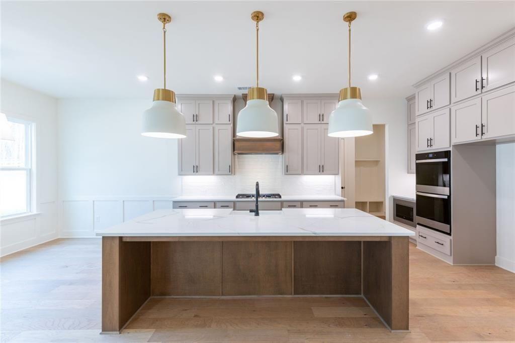 8290 Creekside Overlook Drive