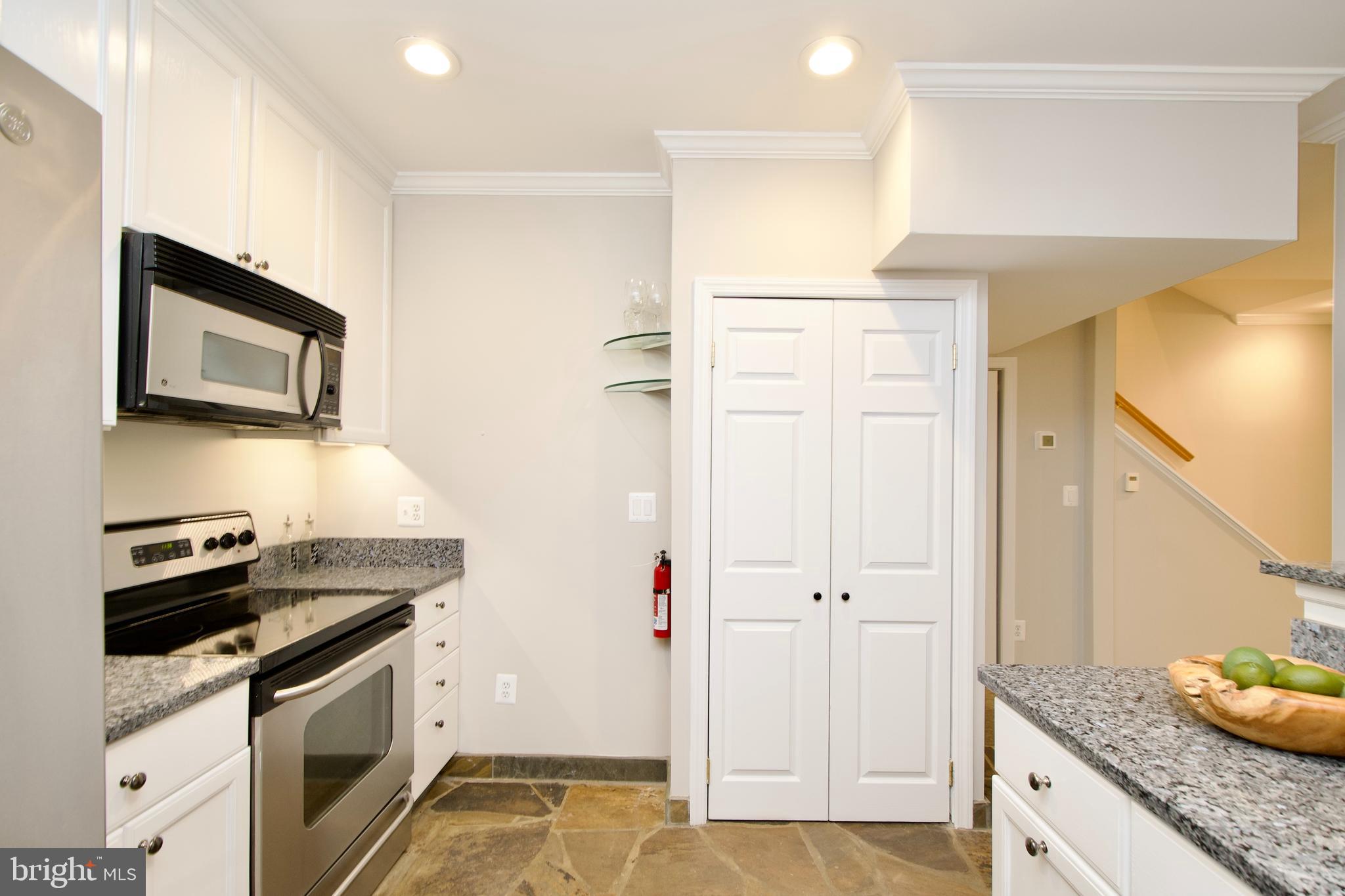 1600 BEEKMAN PLACE D NW D