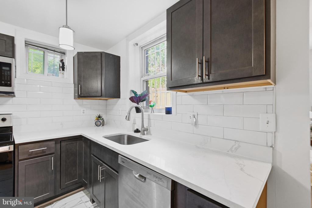 1380 BRYANT STREET NE Unit: 10