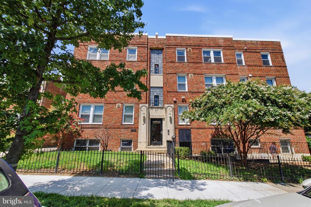 1380 BRYANT STREET NE Unit: 10