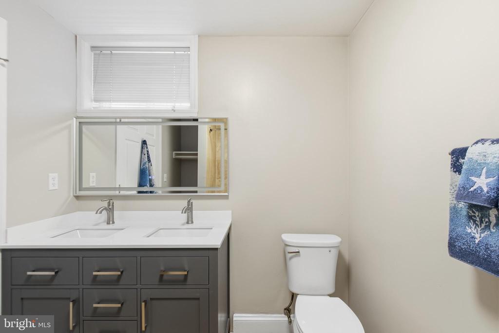 1380 BRYANT STREET NE Unit: 10