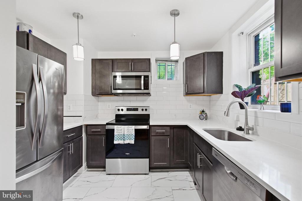 1380 BRYANT STREET NE Unit: 10