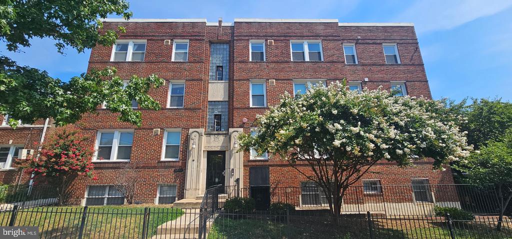 1380 BRYANT STREET NE Unit: 10