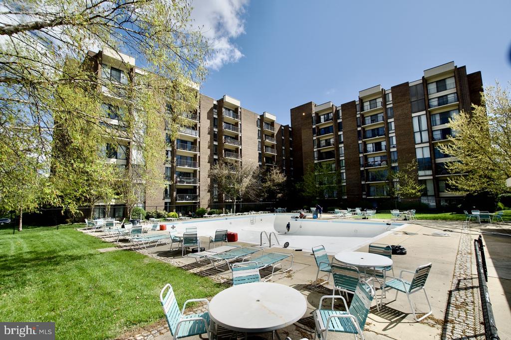 2105 WALSH VIEW TERRACE 15-302