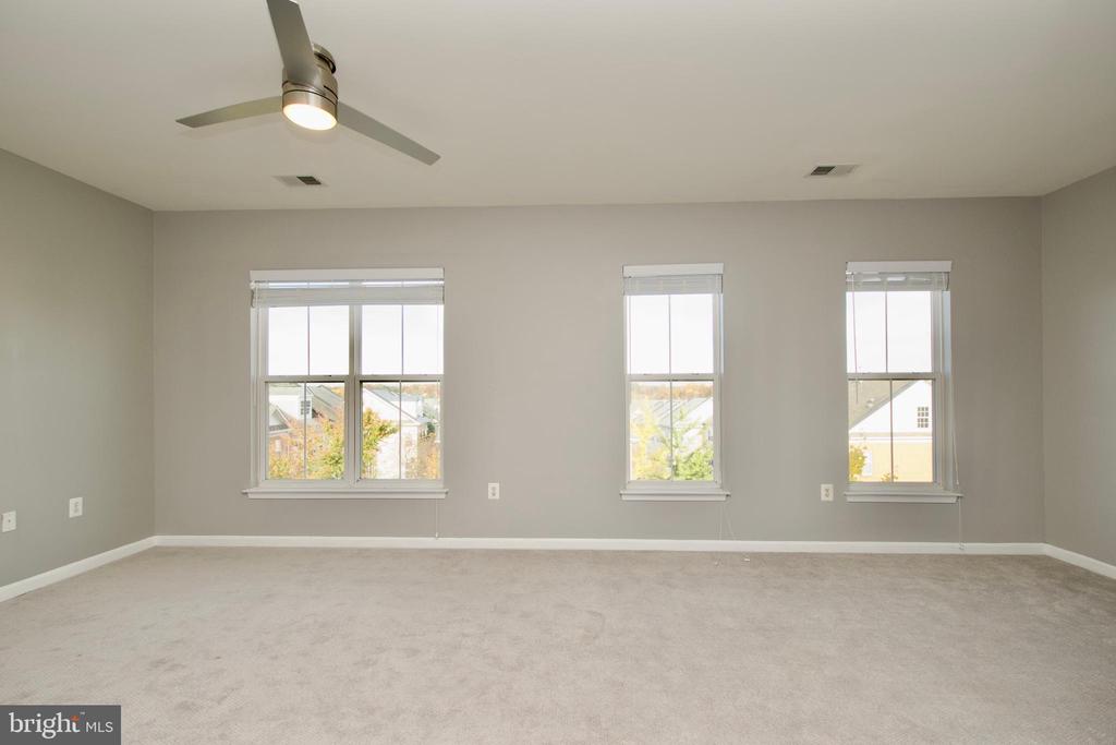 5531 LANIER AVENUE 360