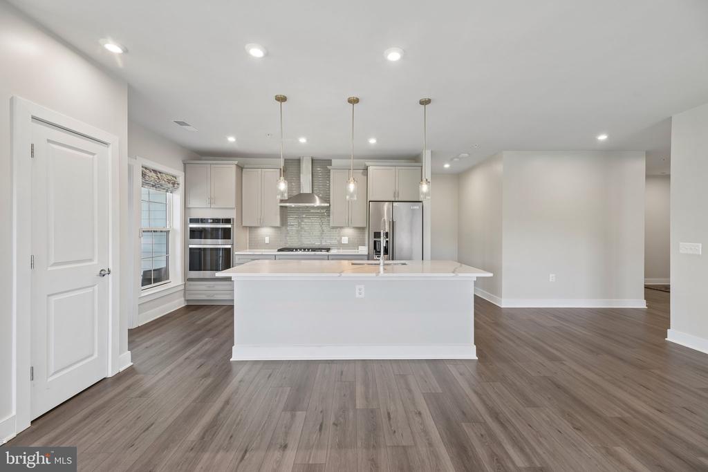 104 SAINT IVES PLACE 402