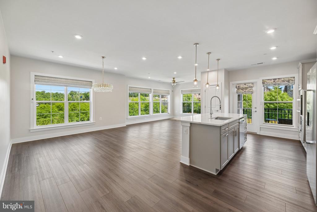 104 SAINT IVES PLACE 402