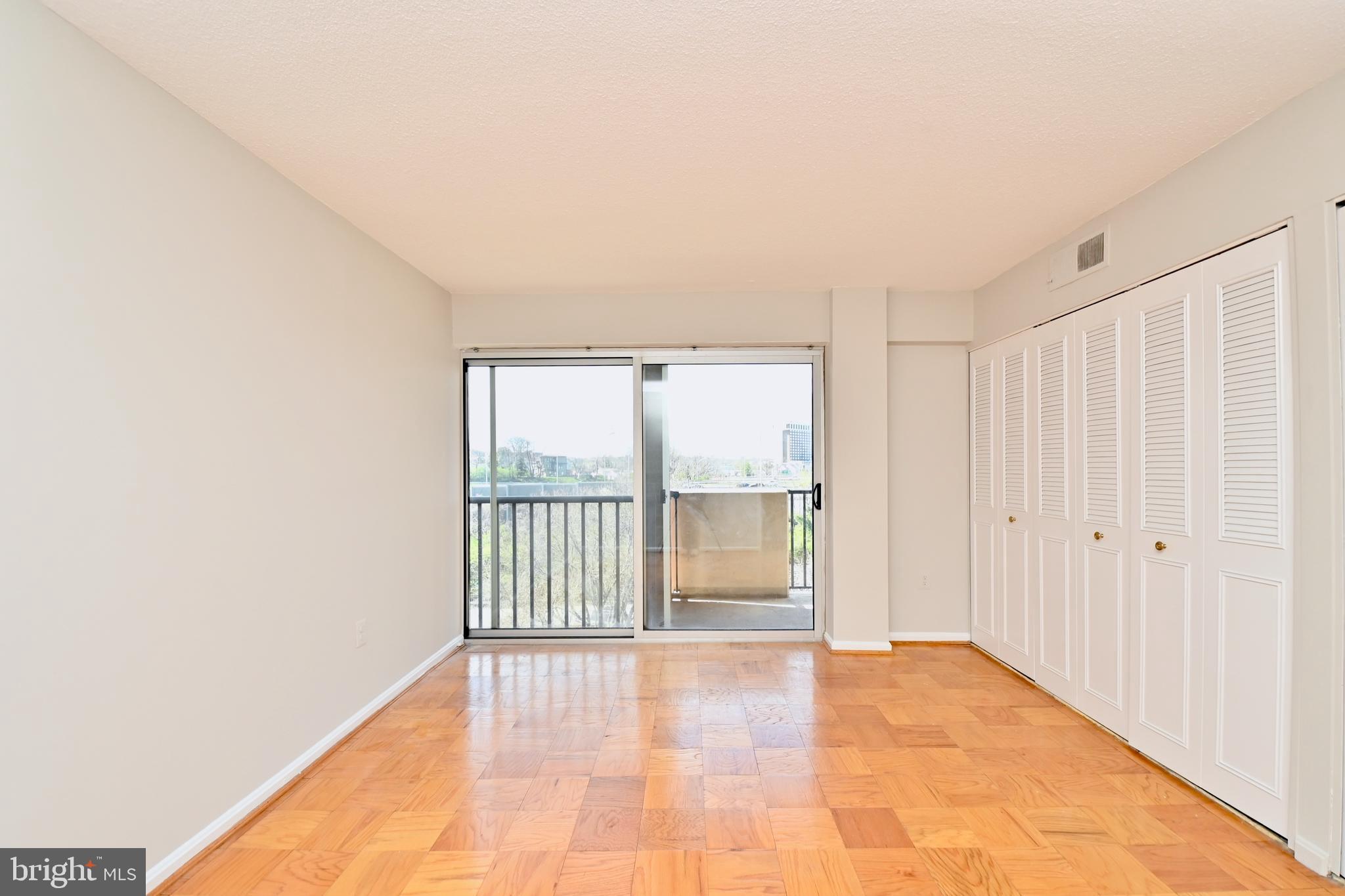 1300 ARMY NAVY DRIVE 729