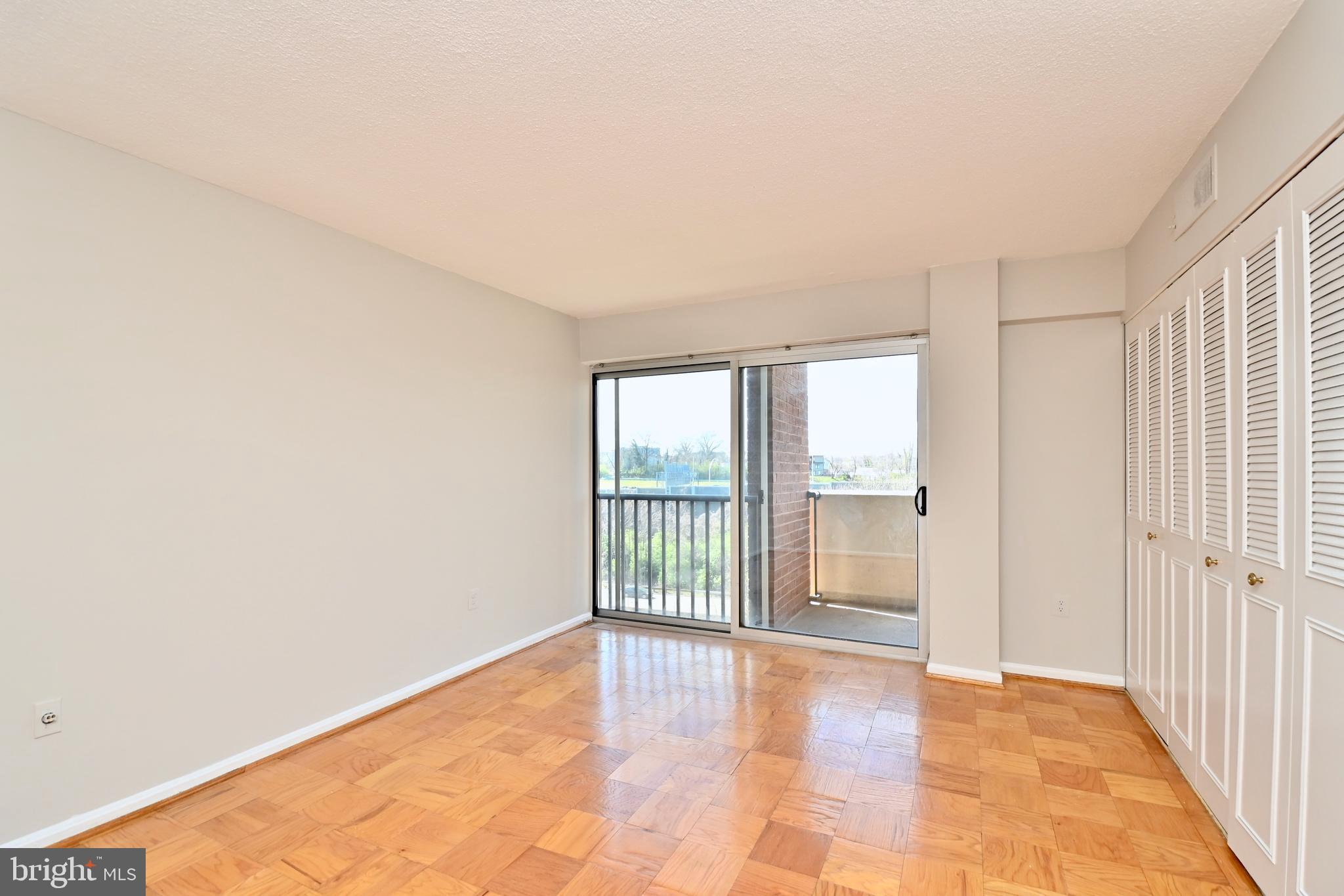1300 ARMY NAVY DRIVE 729