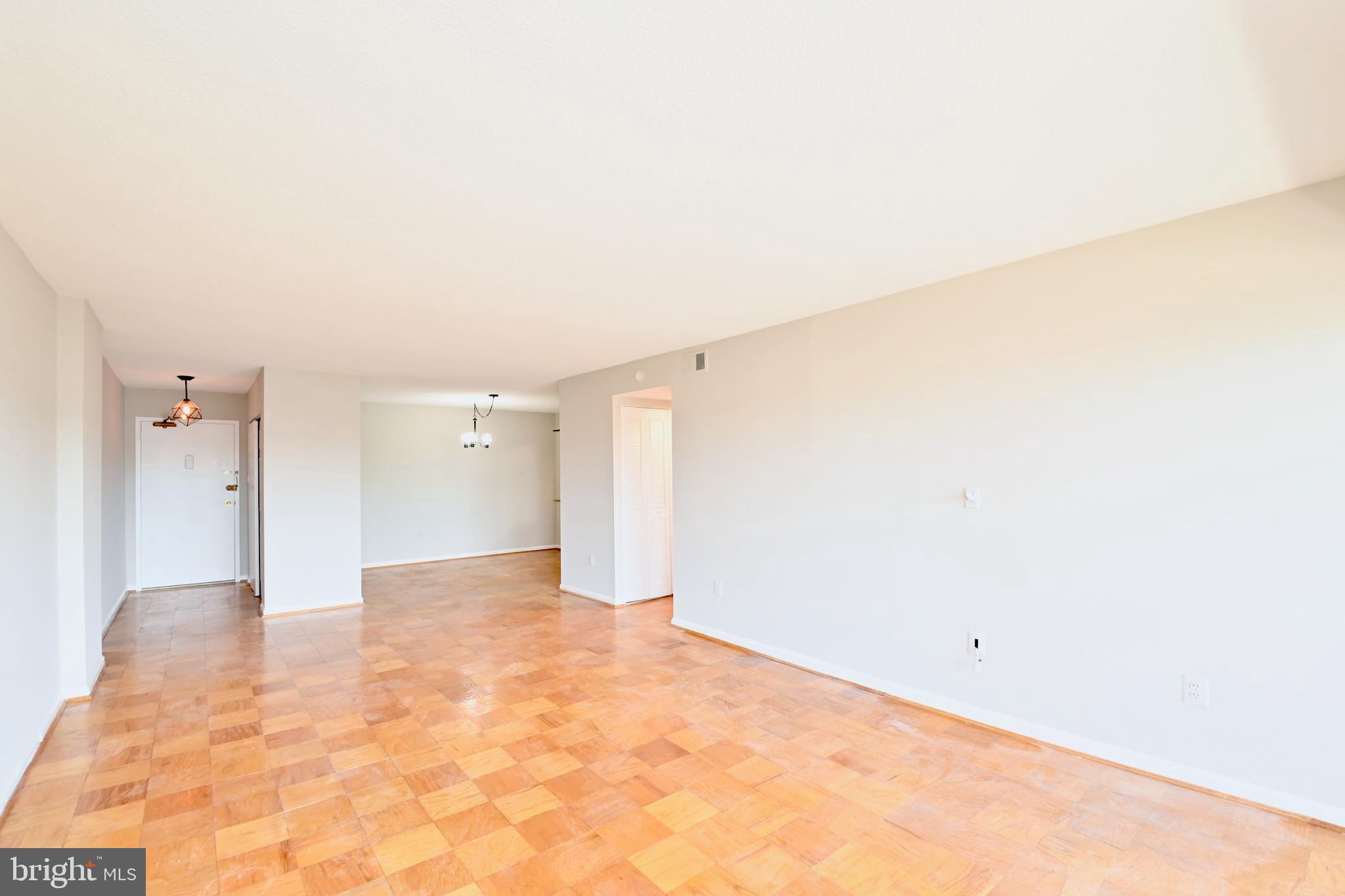 1300 ARMY NAVY DRIVE 729