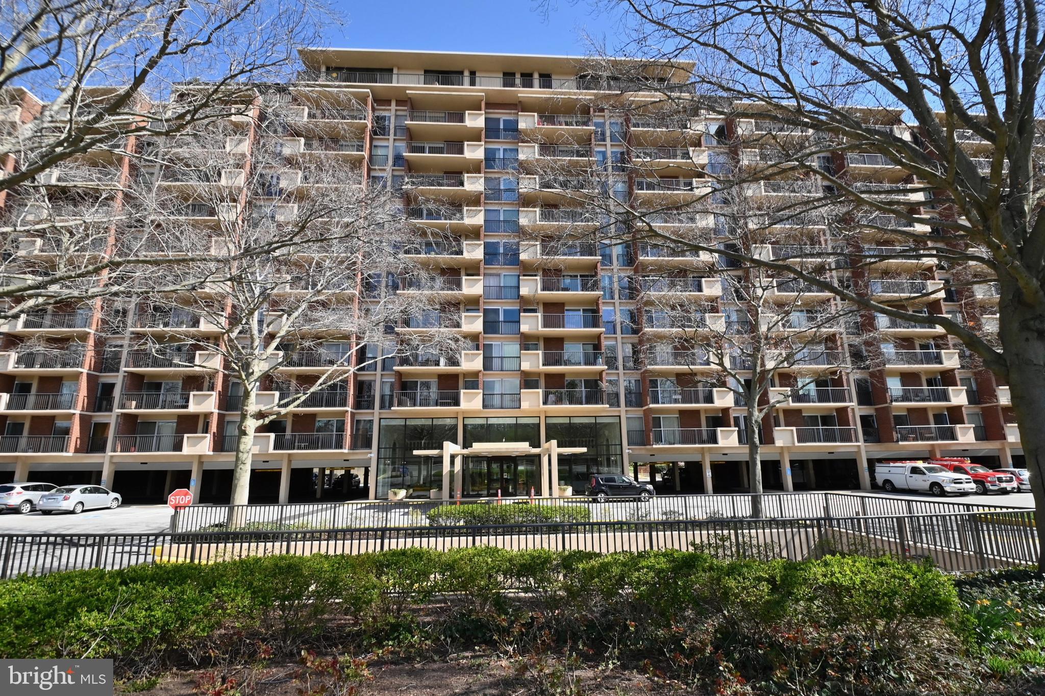 1300 ARMY NAVY DRIVE 729
