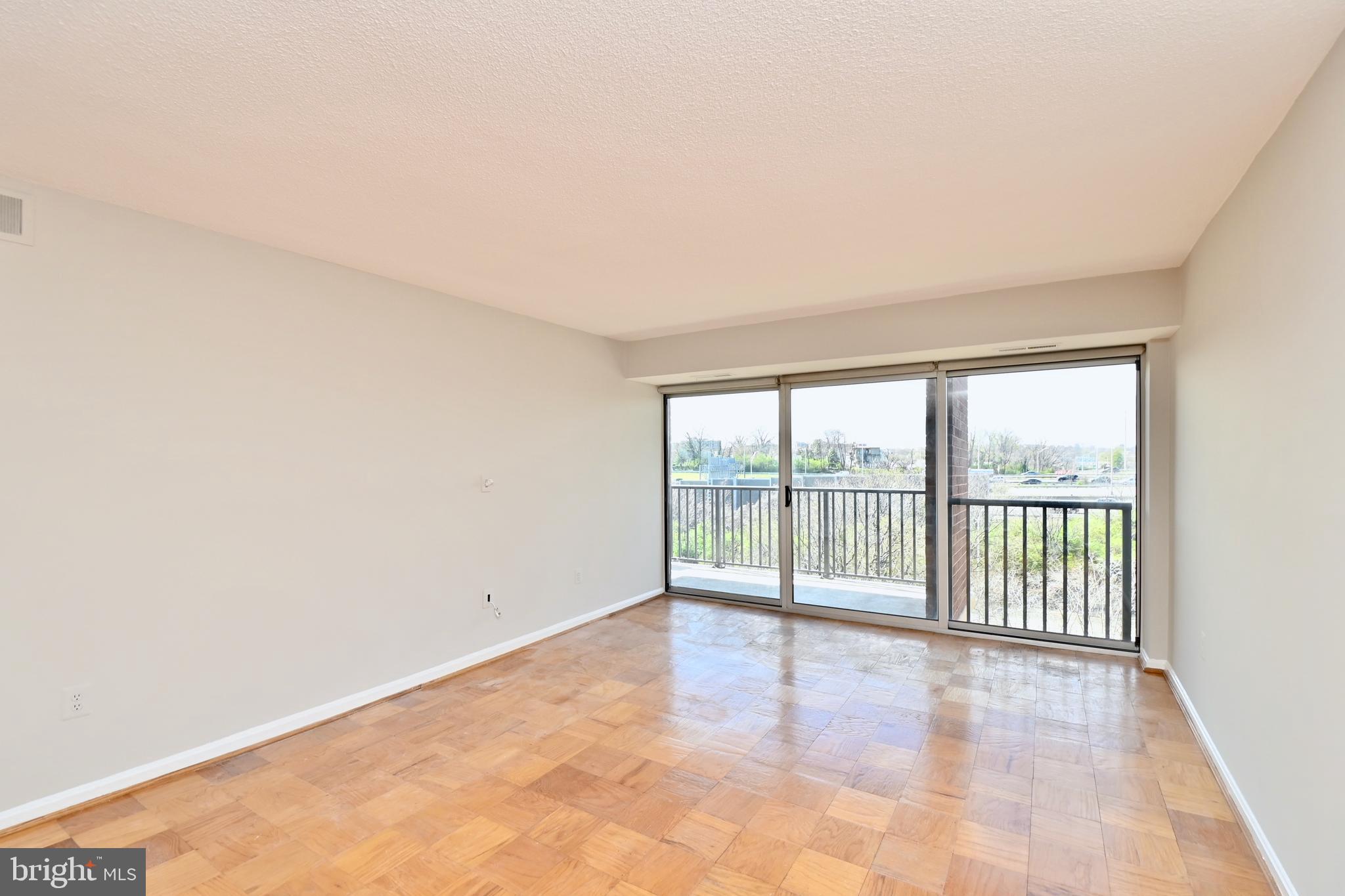 1300 ARMY NAVY DRIVE 729