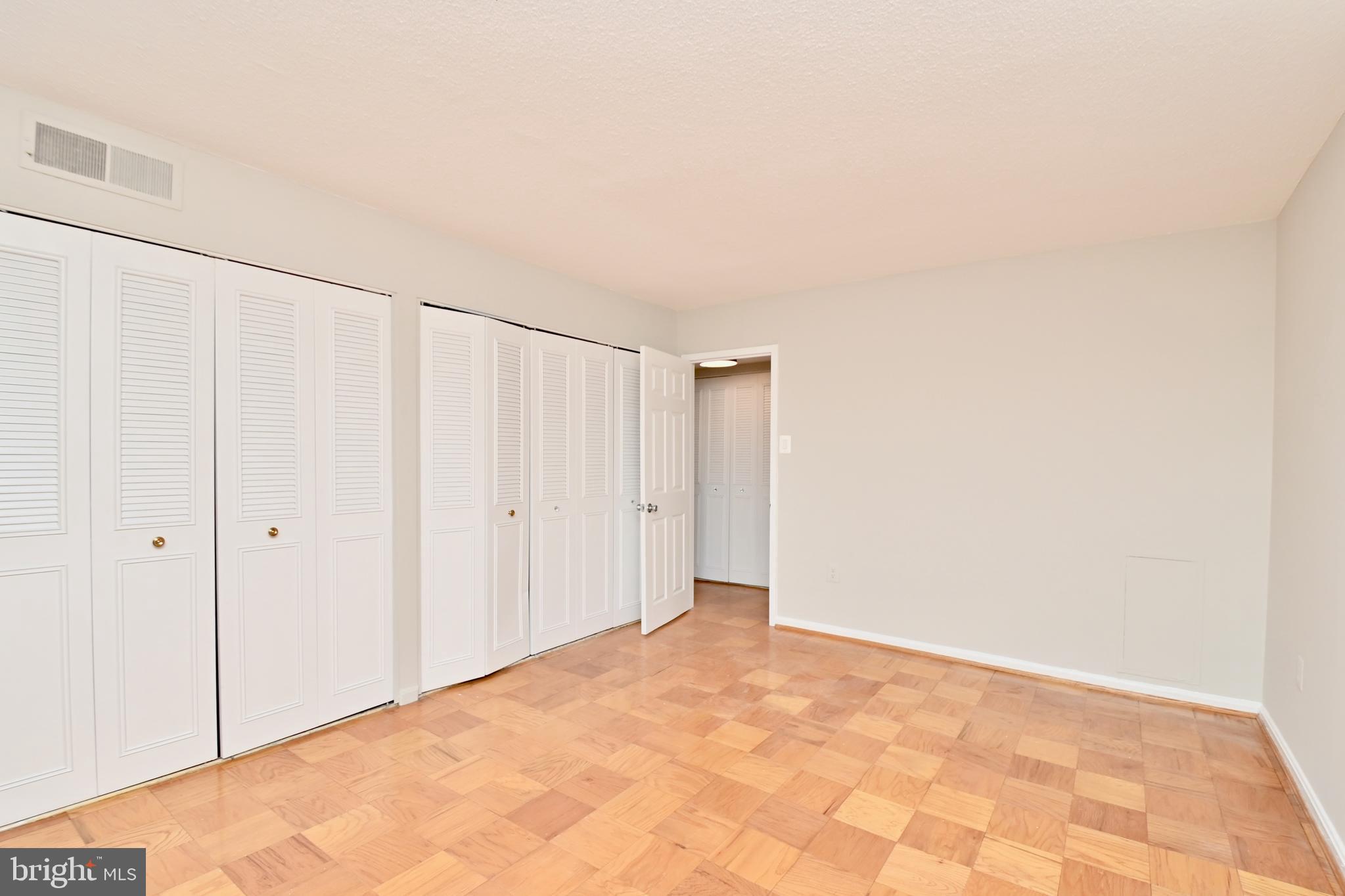 1300 ARMY NAVY DRIVE 729