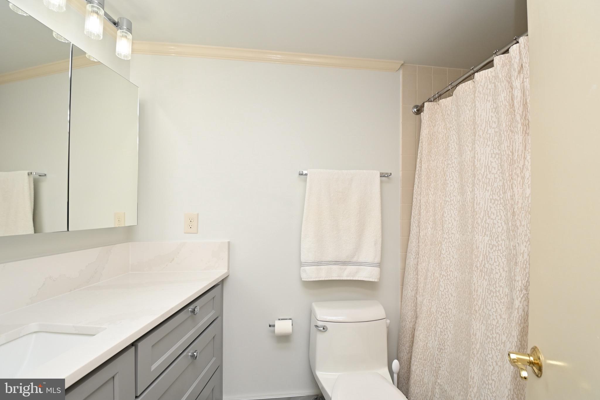 1300 CRYSTAL DRIVE PH8S