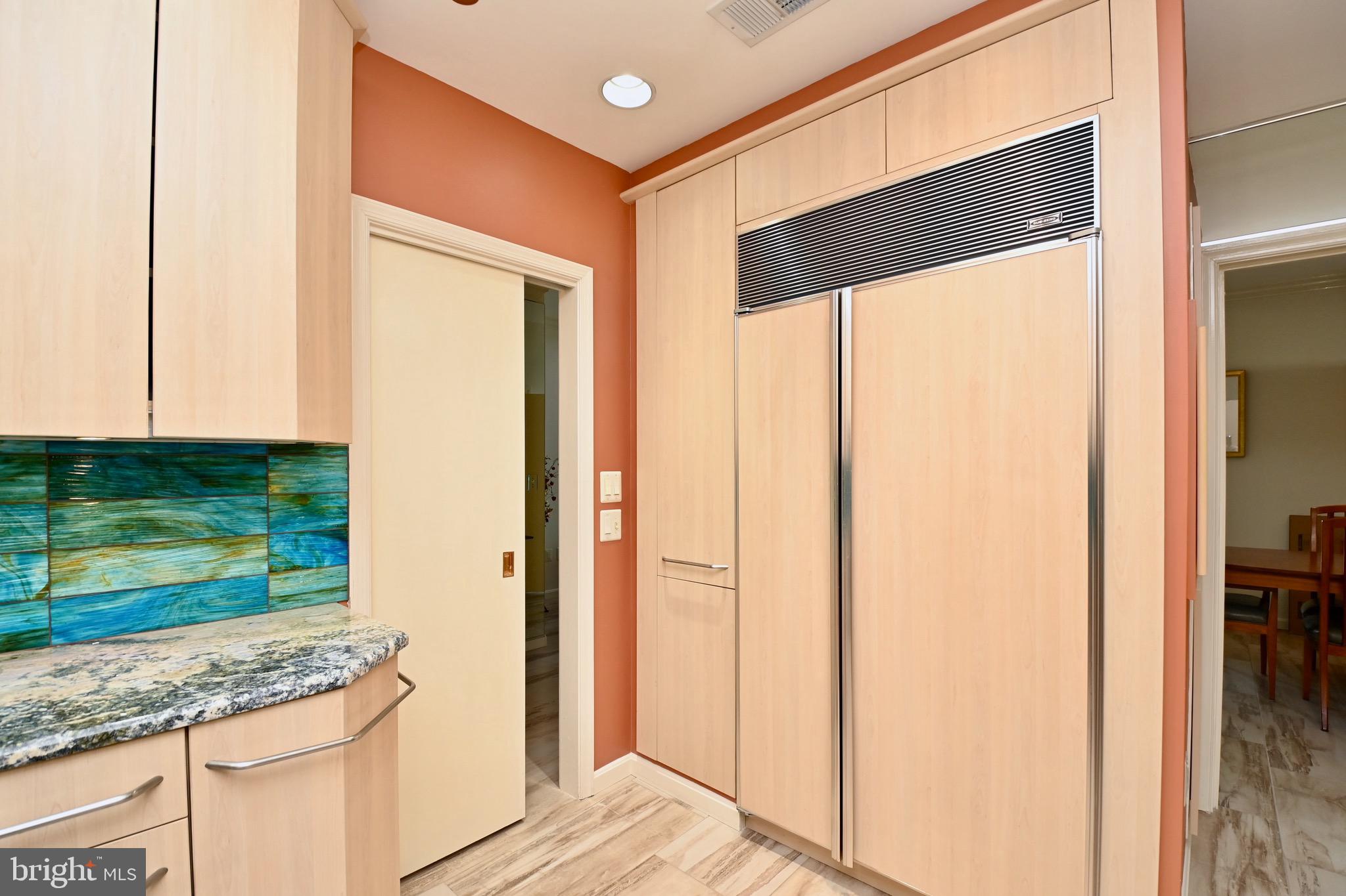1300 CRYSTAL DRIVE PH8S