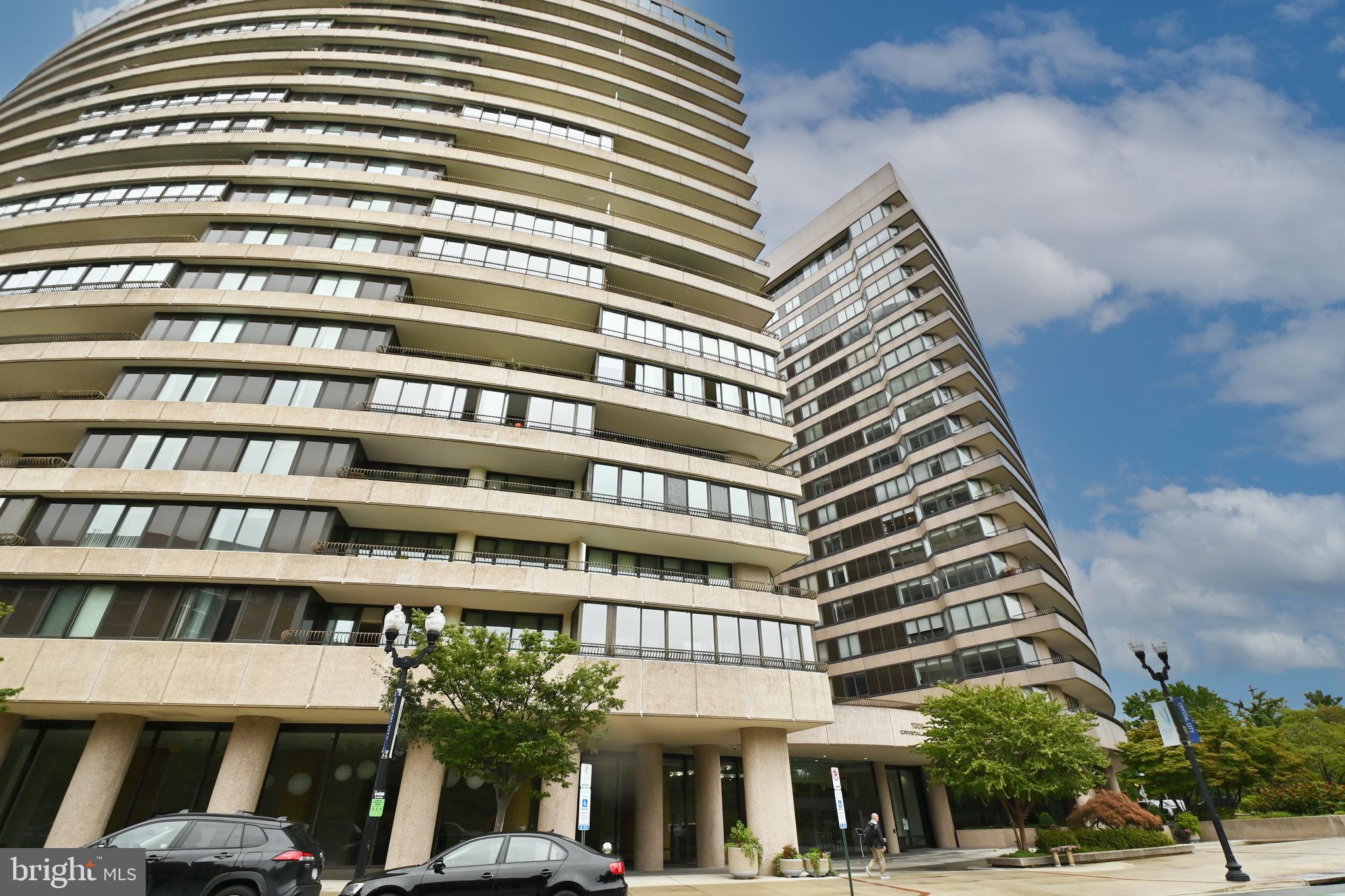 1300 CRYSTAL DRIVE PH8S