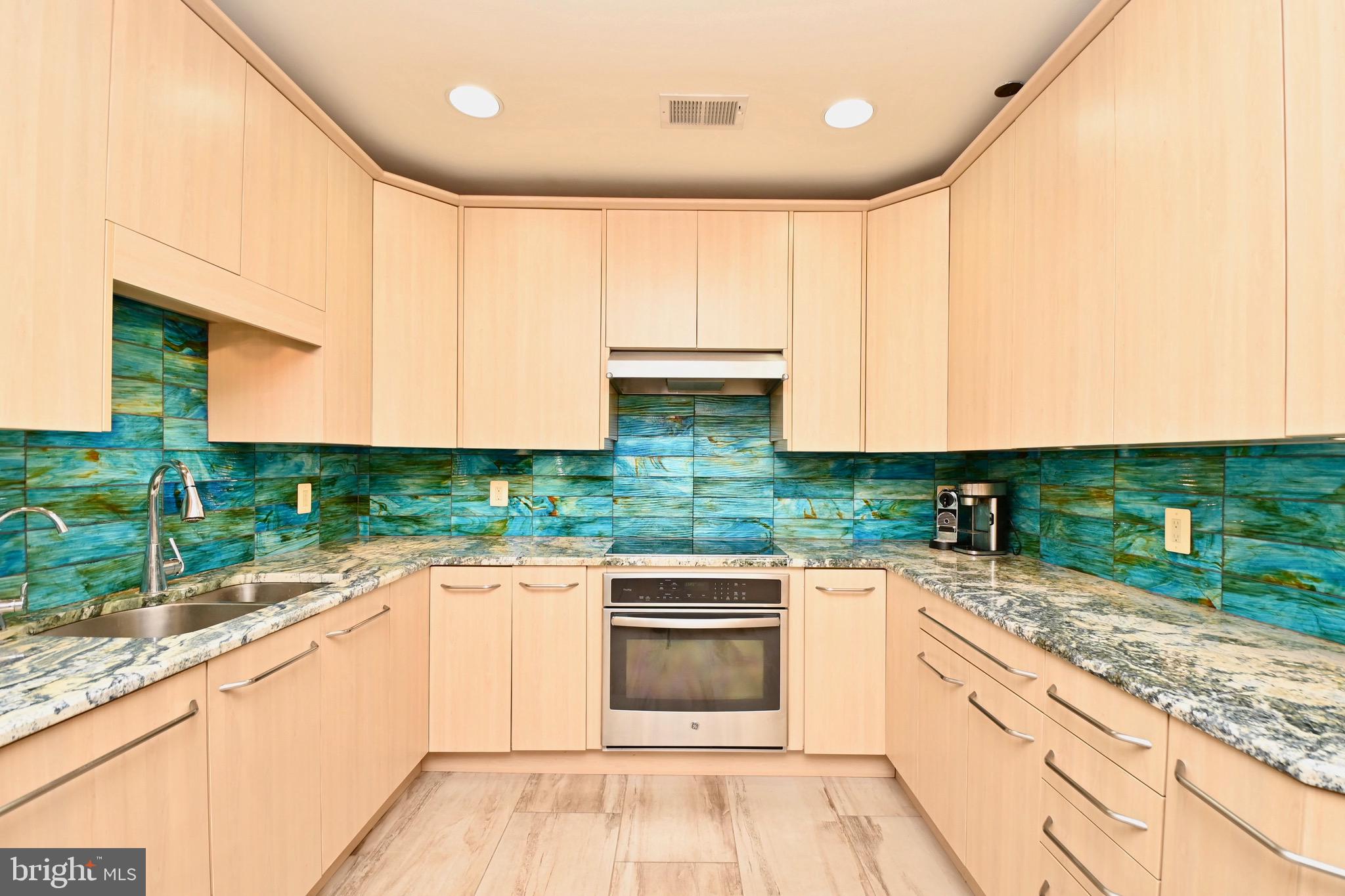 1300 CRYSTAL DRIVE PH8S