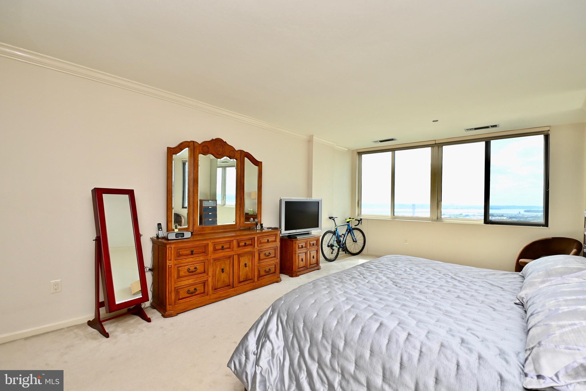 1300 CRYSTAL DRIVE PH8S