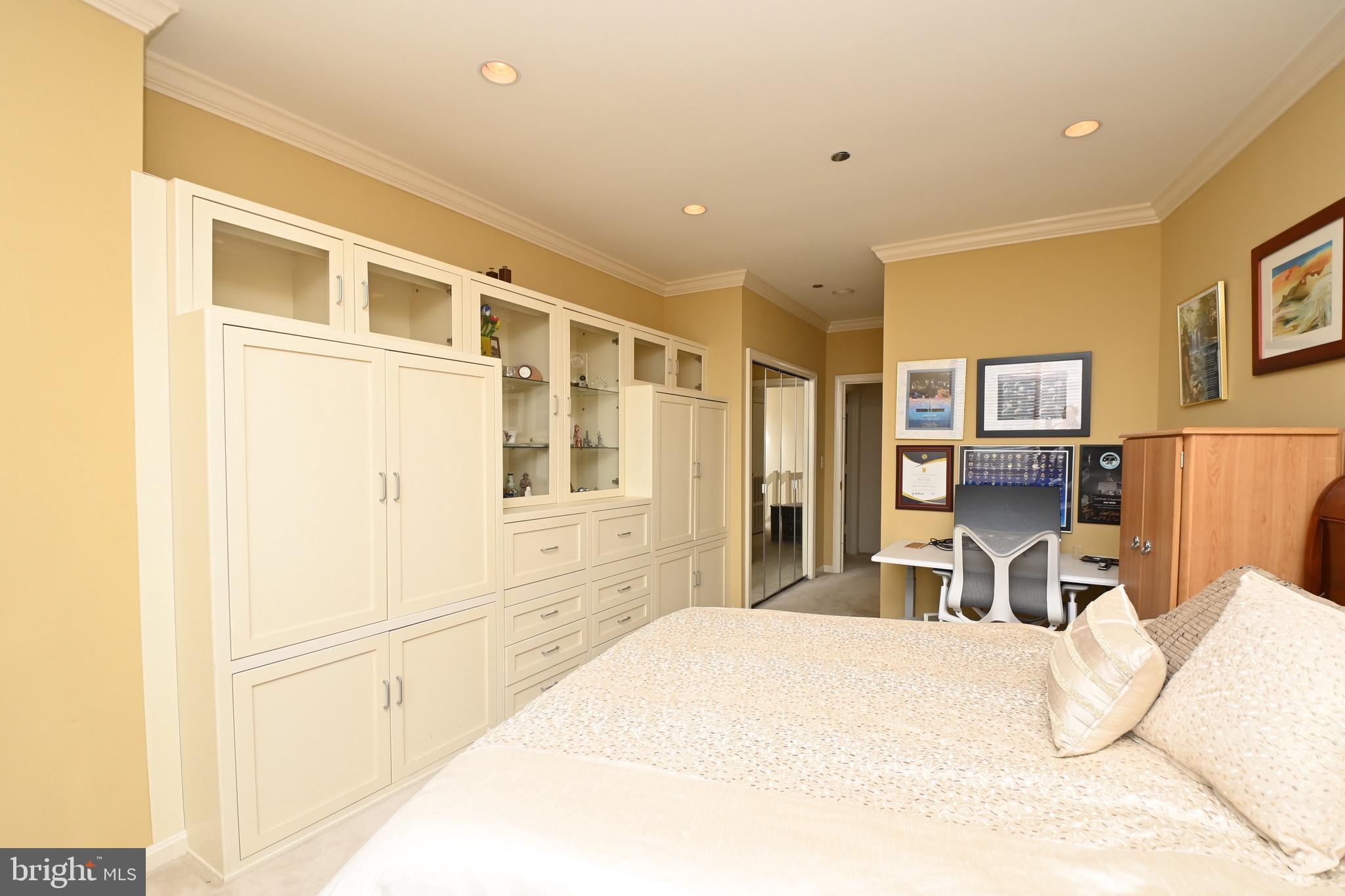 1300 CRYSTAL DRIVE PH8S
