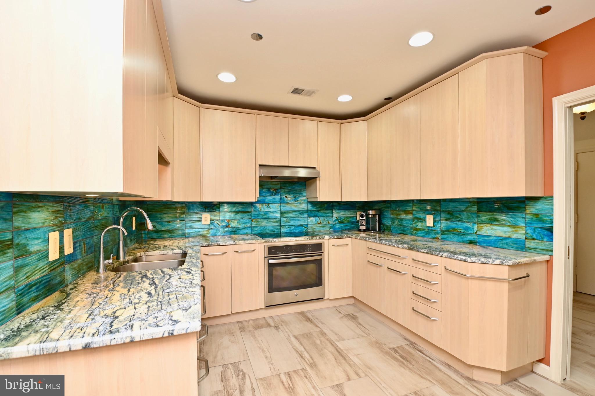 1300 CRYSTAL DRIVE PH8S