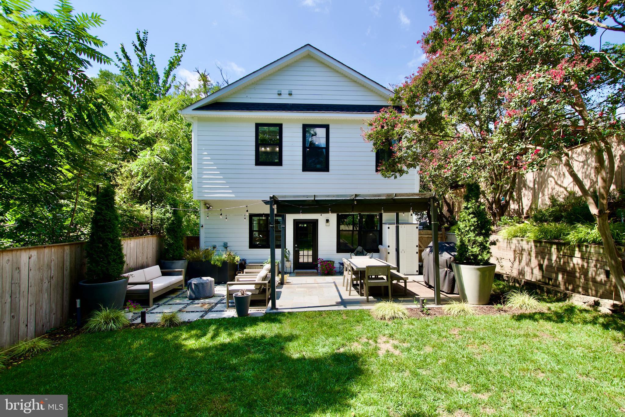 2007 S MONROE STREET