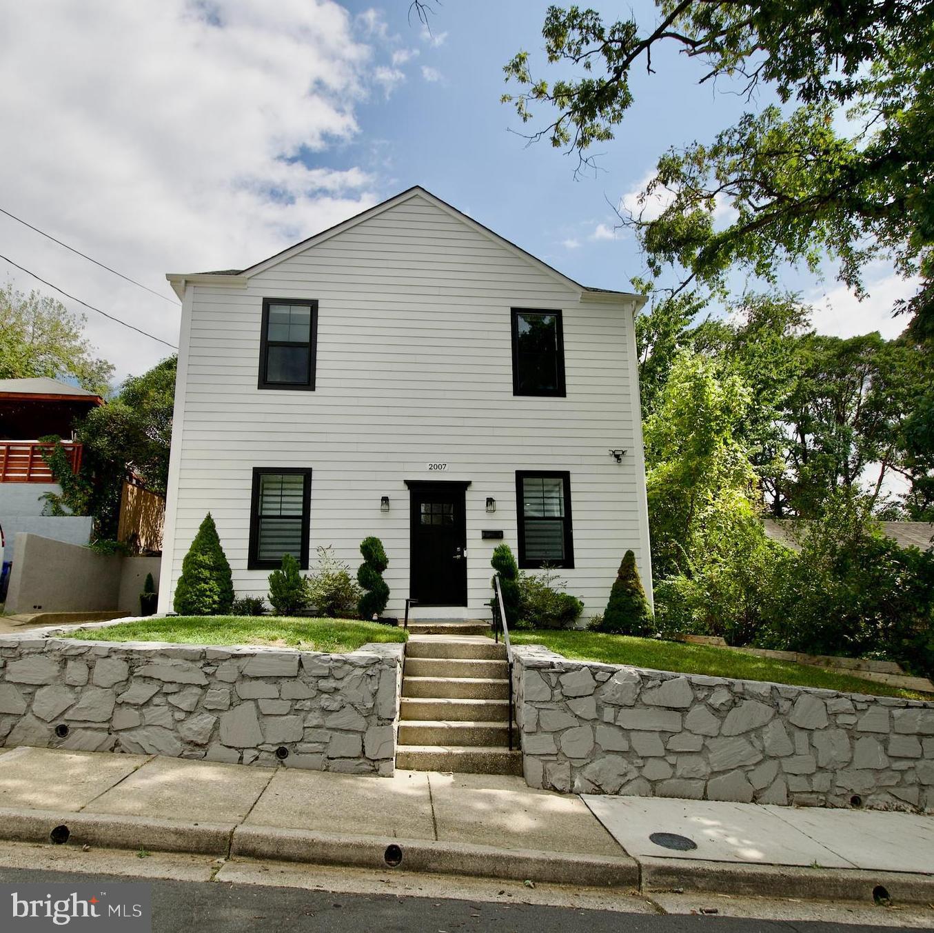 2007 S MONROE STREET