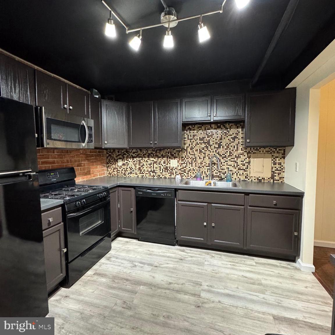 5353 COLUMBIA PIKE 105