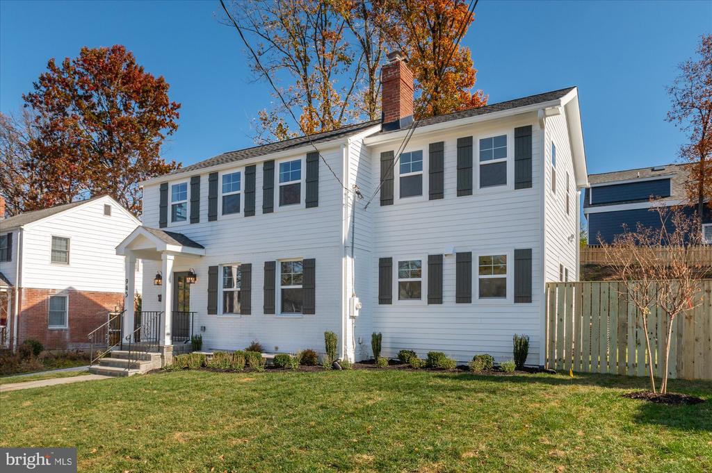 945 N LEBANON STREET