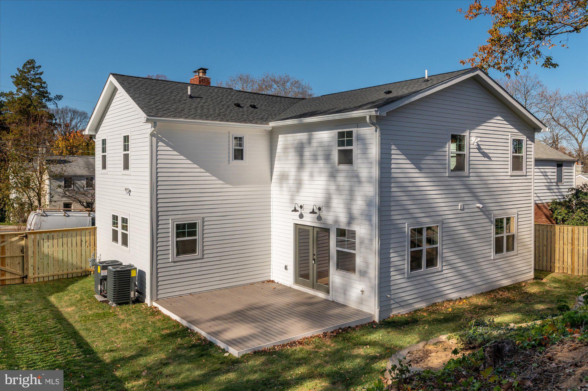 945 N LEBANON STREET