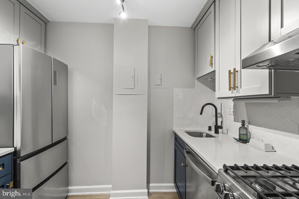 1111 ARLINGTON BOULEVARD 318