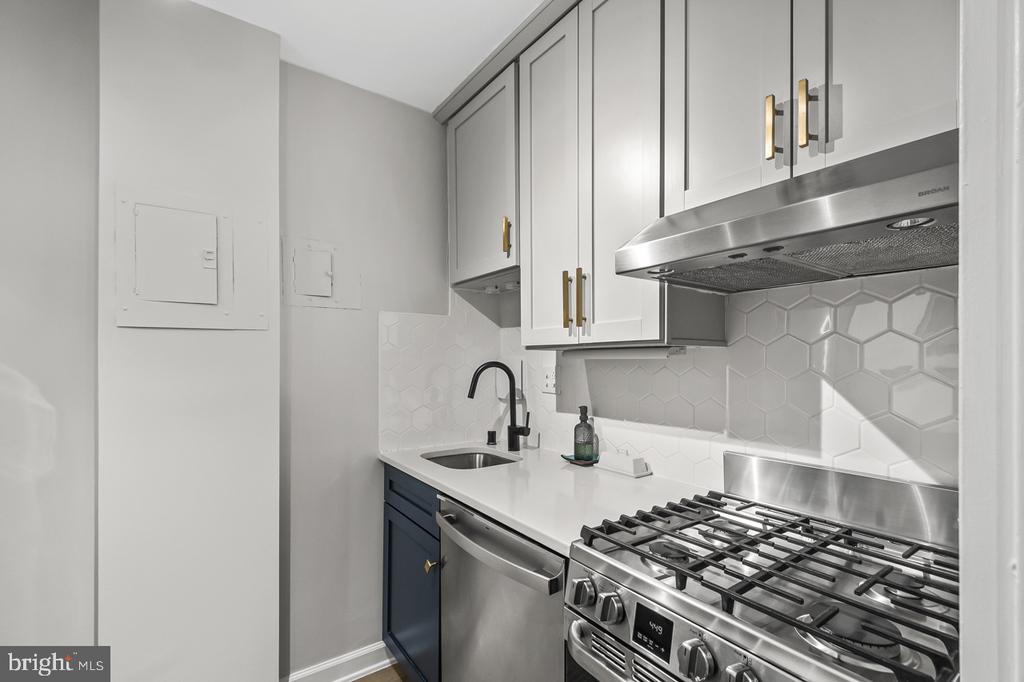 1111 ARLINGTON BOULEVARD 318