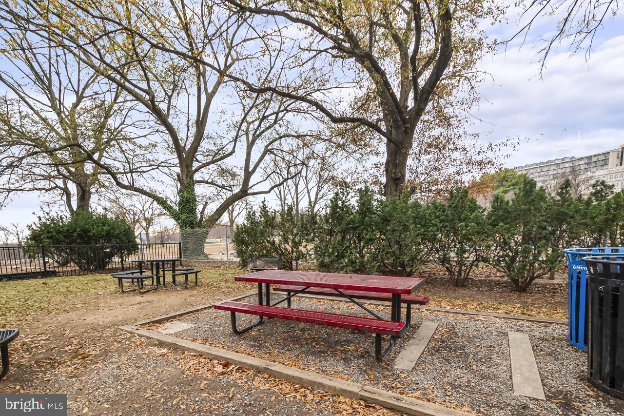 1111 ARLINGTON BOULEVARD 318