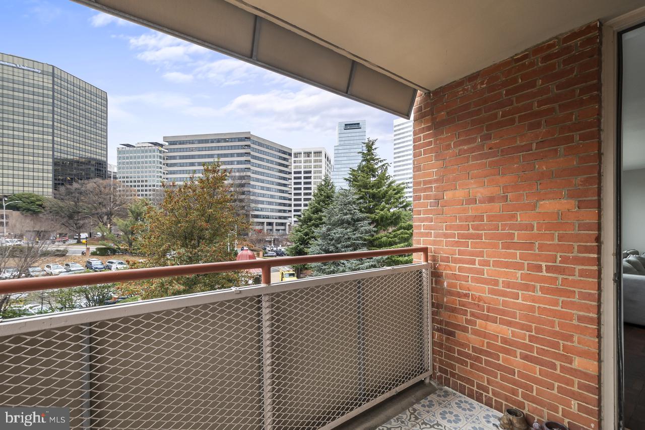 1111 ARLINGTON BOULEVARD 318