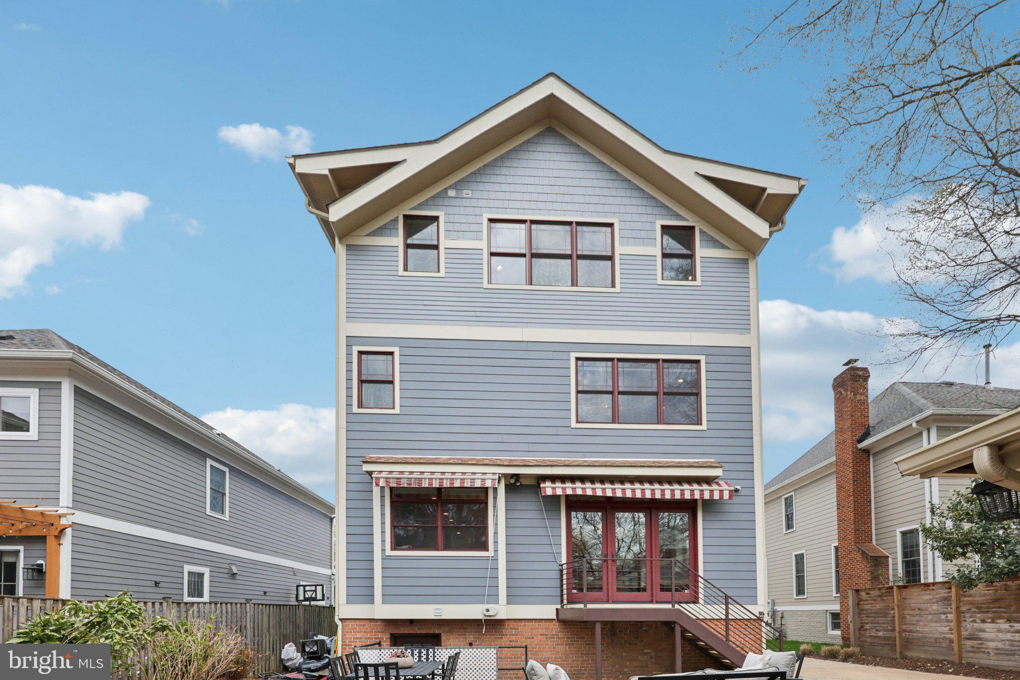 816 VEITCH STREET