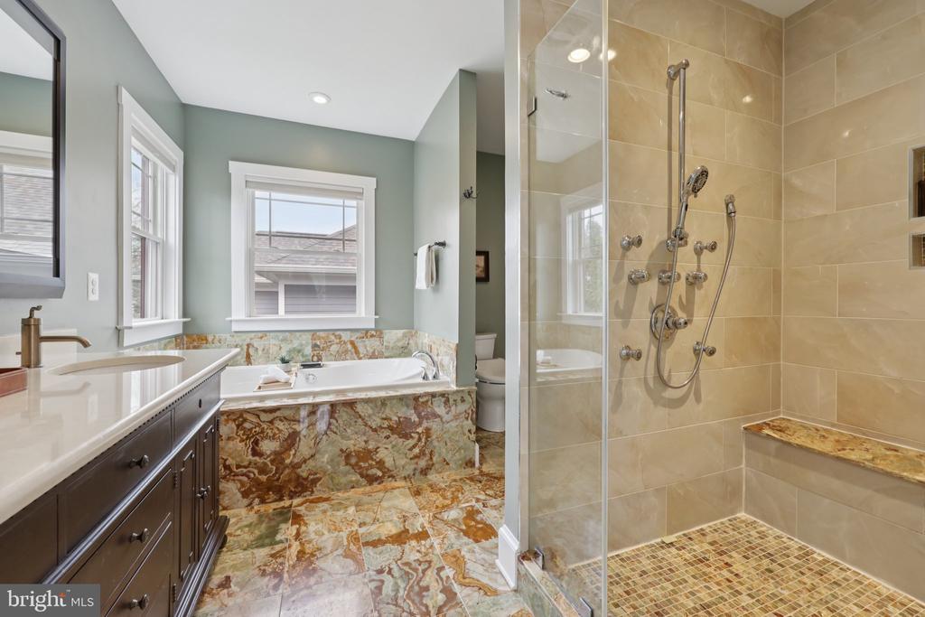 816 VEITCH STREET