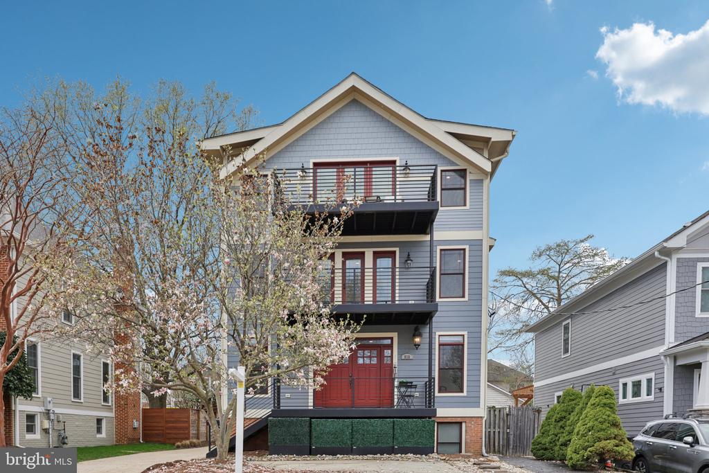816 VEITCH STREET