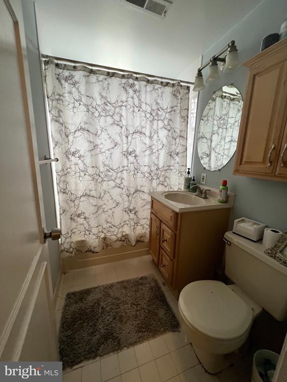 1808 QUEENS LANE Unit: 4-212