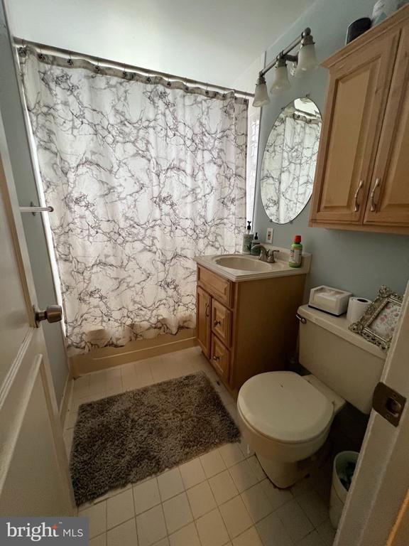 1808 QUEENS LANE Unit: 4-212