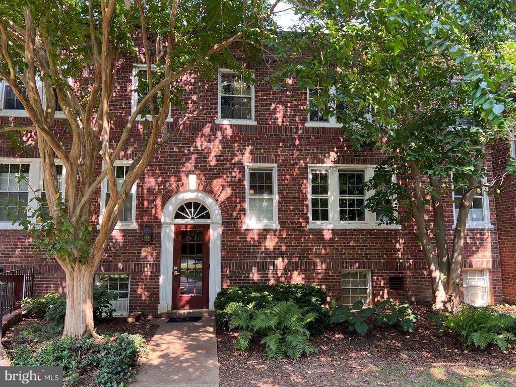 1741 N TROY STREET Unit: 8-422