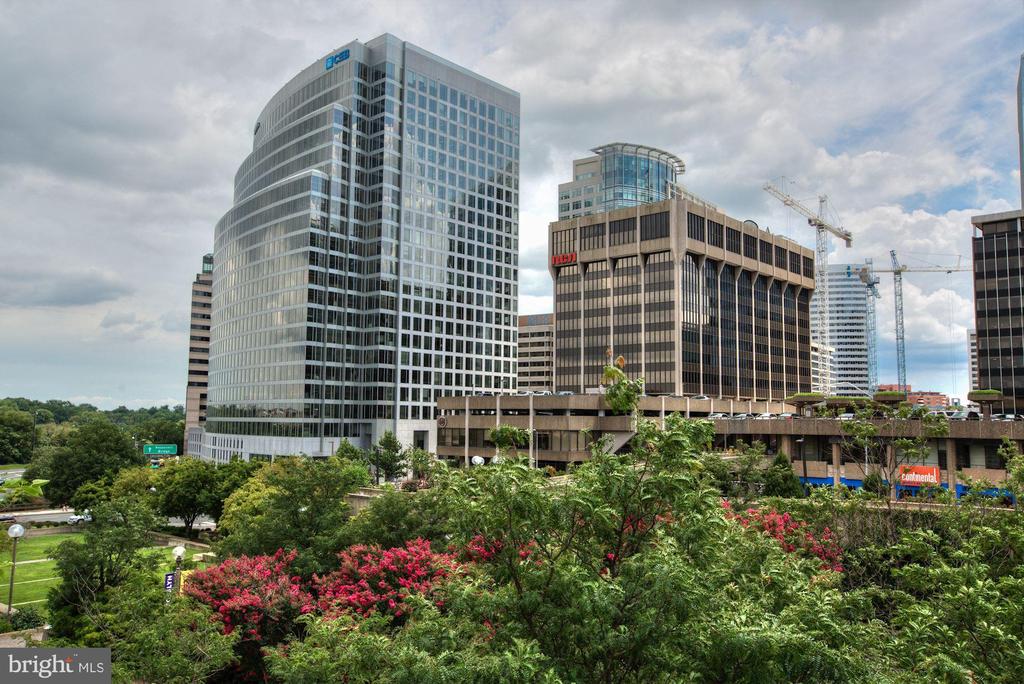 1913 KEY BOULEVARD Unit: 11573