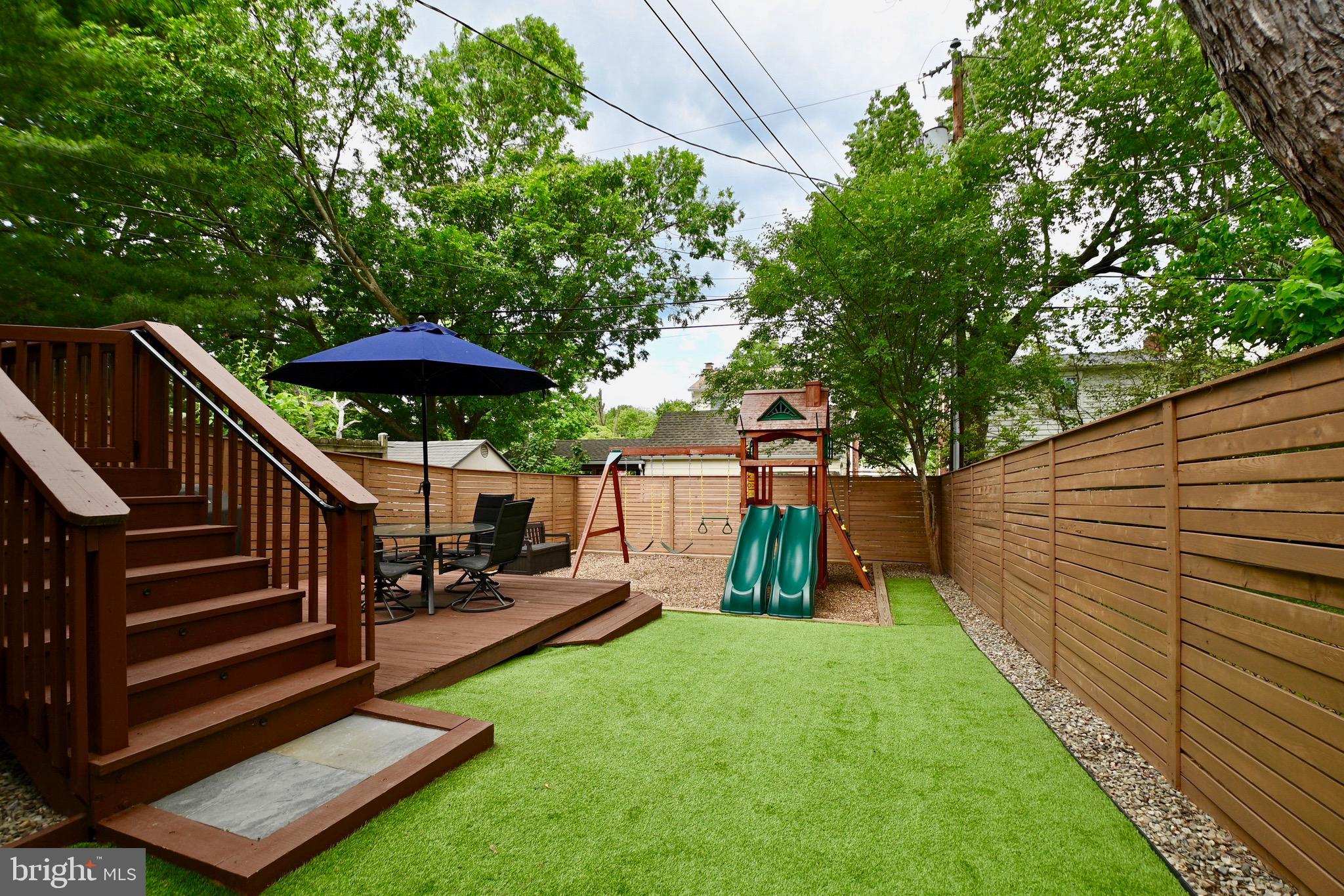 102 E GLENDALE AVENUE