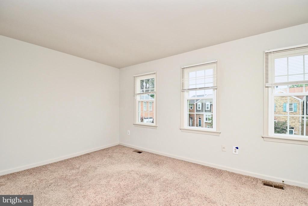 3804 BRIGHTON COURT