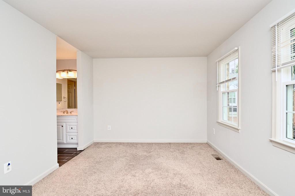 3804 BRIGHTON COURT