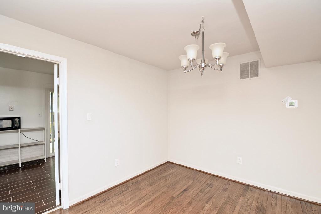 3804 BRIGHTON COURT
