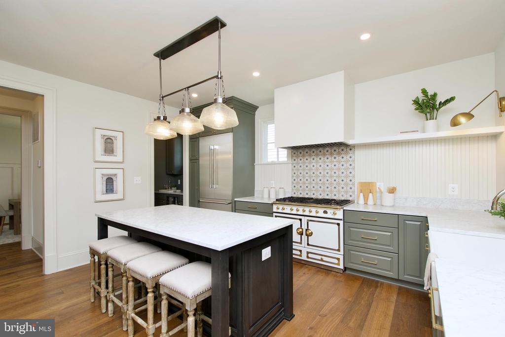 109 E ALEXANDRIA AVENUE