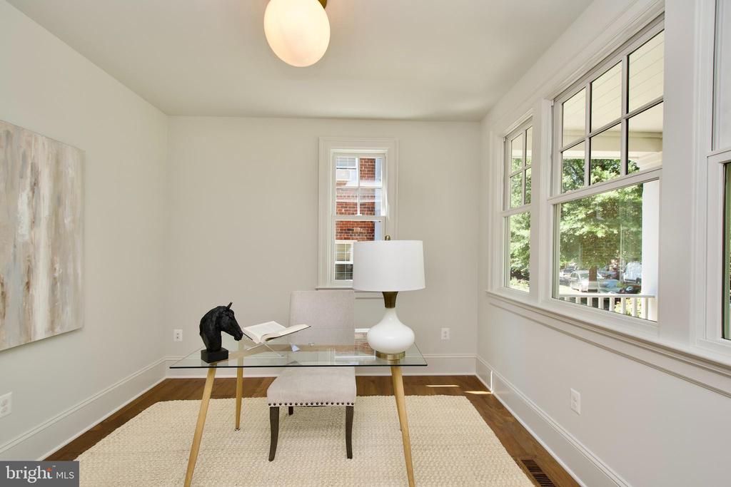 109 E ALEXANDRIA AVENUE