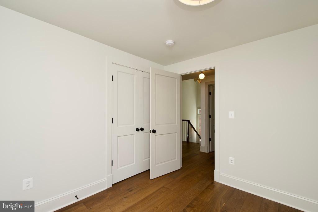 109 E ALEXANDRIA AVENUE