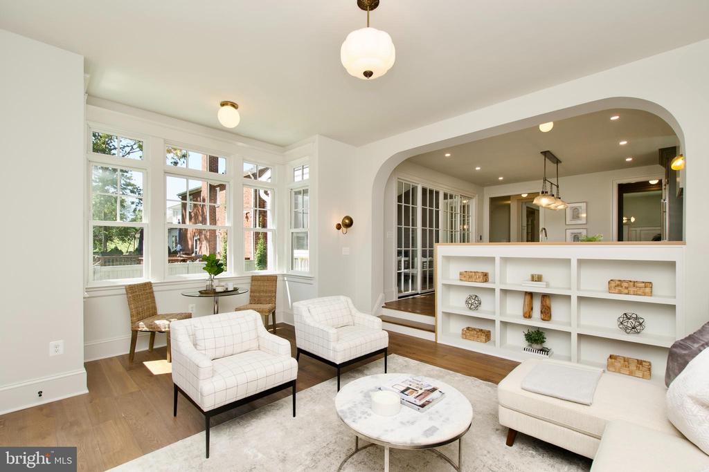 109 E ALEXANDRIA AVENUE