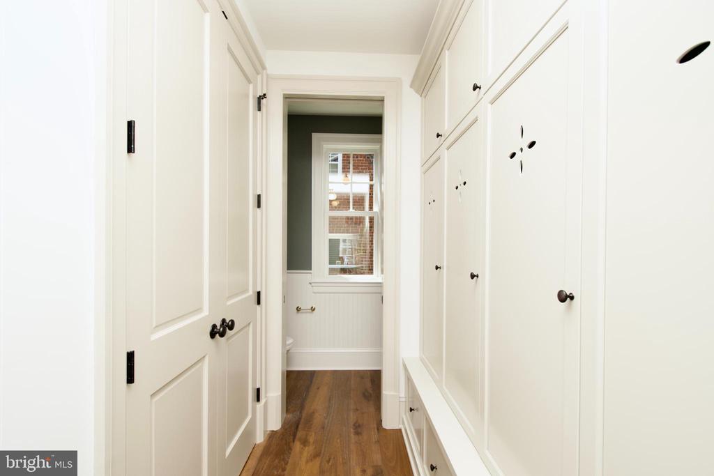 109 E ALEXANDRIA AVENUE